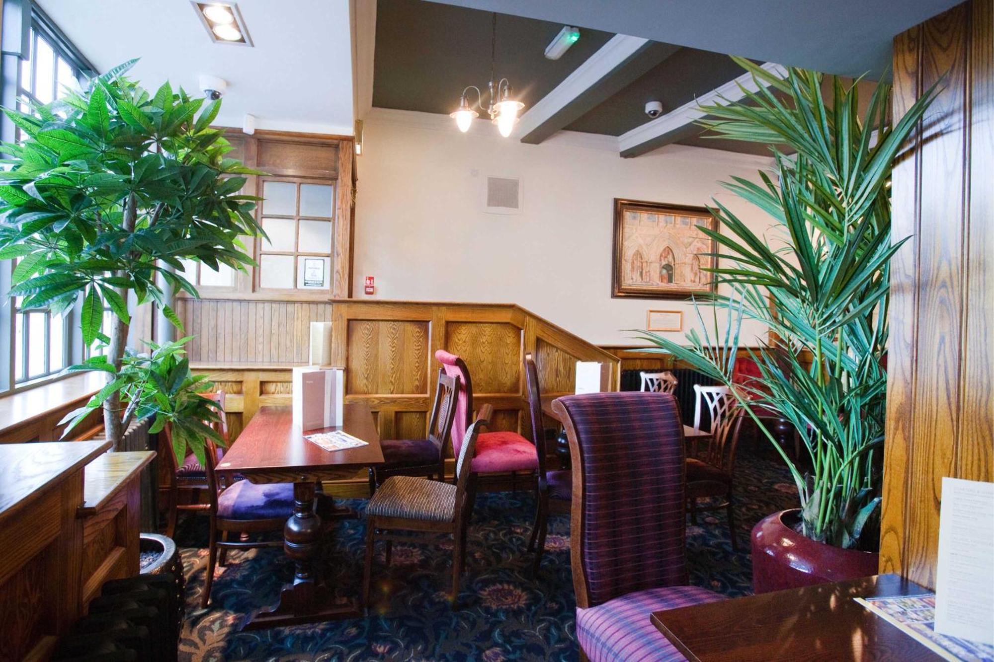 Отель The Unicorn Wetherspoon 2*