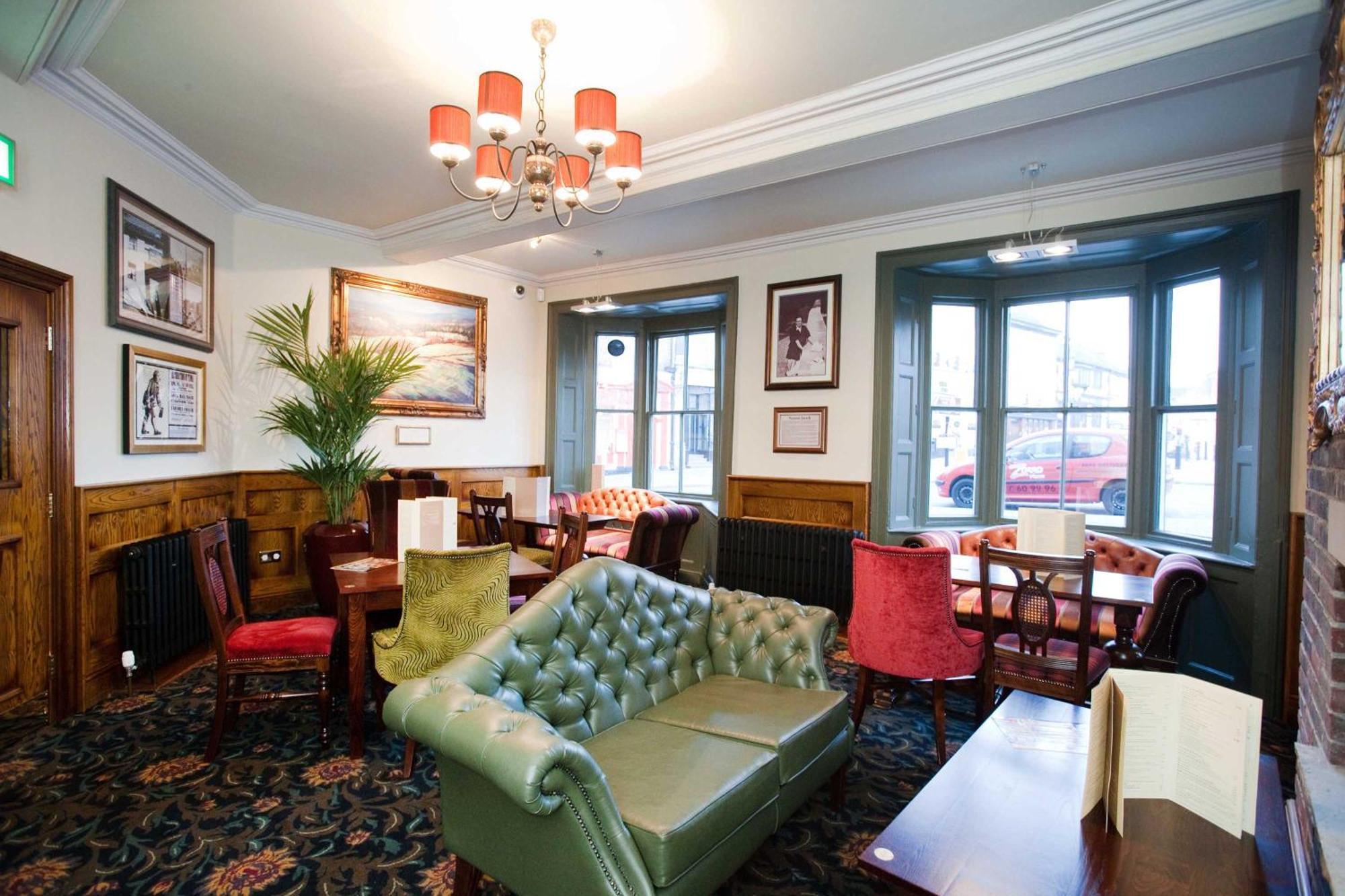 Отель The Unicorn Wetherspoon