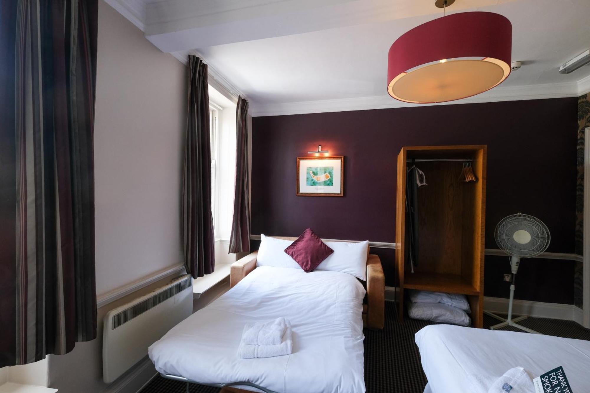 The Unicorn Wetherspoon Отель Рипон