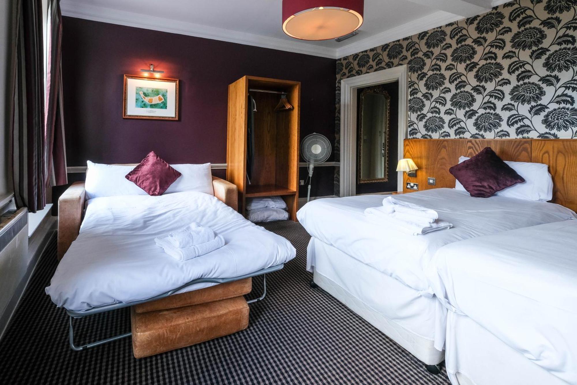 The Unicorn Wetherspoon Hotel 2*